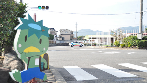 指宿中央自動車学校のトレードマークのかえる