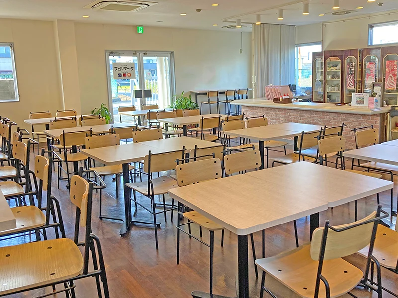 東名自動車学校の食堂